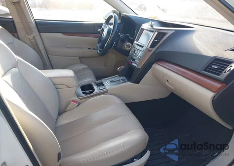 2014 Subaru Outback 2.5I Limited z USA, uszkodzony, nr VIN 4S4BRCMC0E3236833